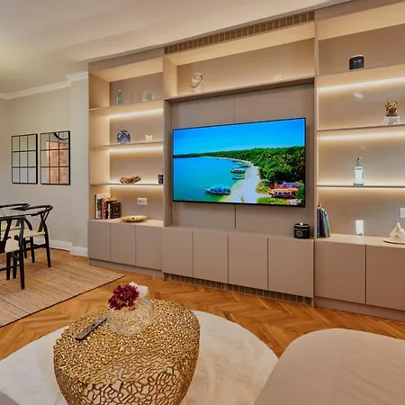 公寓 Modern 2 Bed Flat Town Centre *